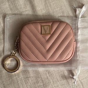 Victoria’s Secret Essential Pouch